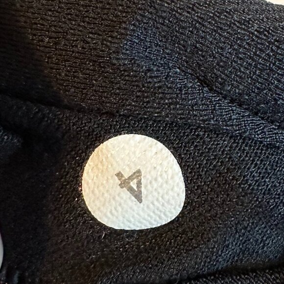 Lululemon Secret Garden Sports Bra Size 4 - Picture 4 of 5